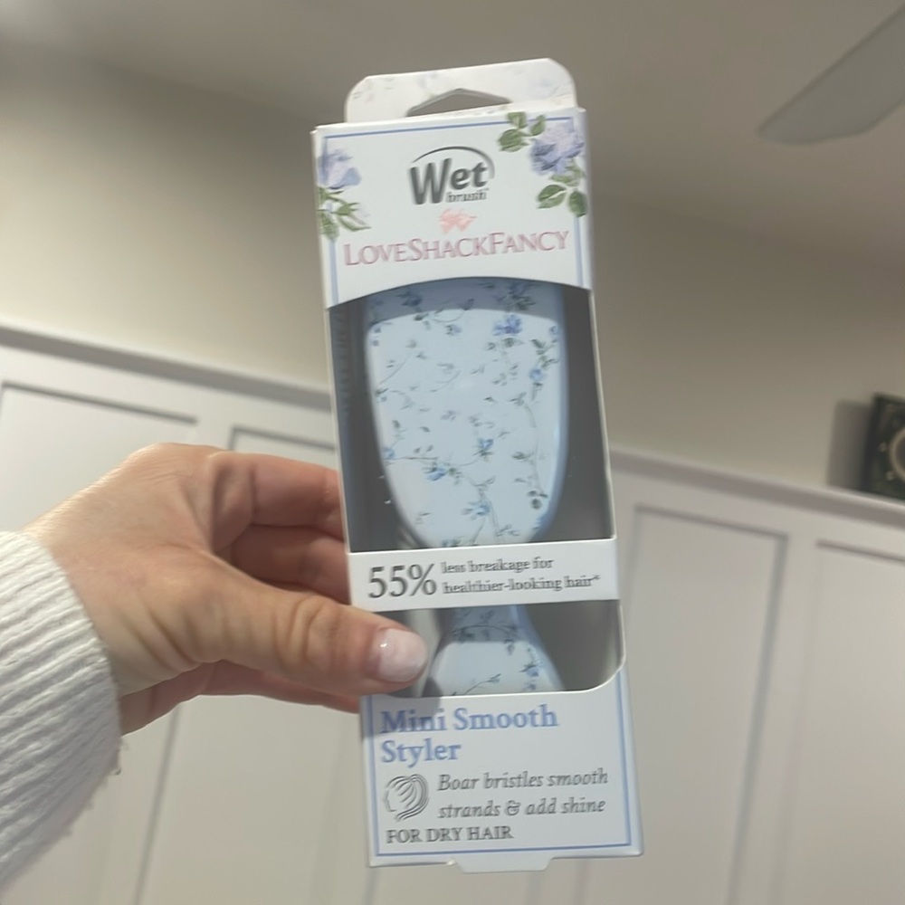 NWT - LoveShackFancy x Wet Brush - Mini Smooth Styler - English Ivy - Blue